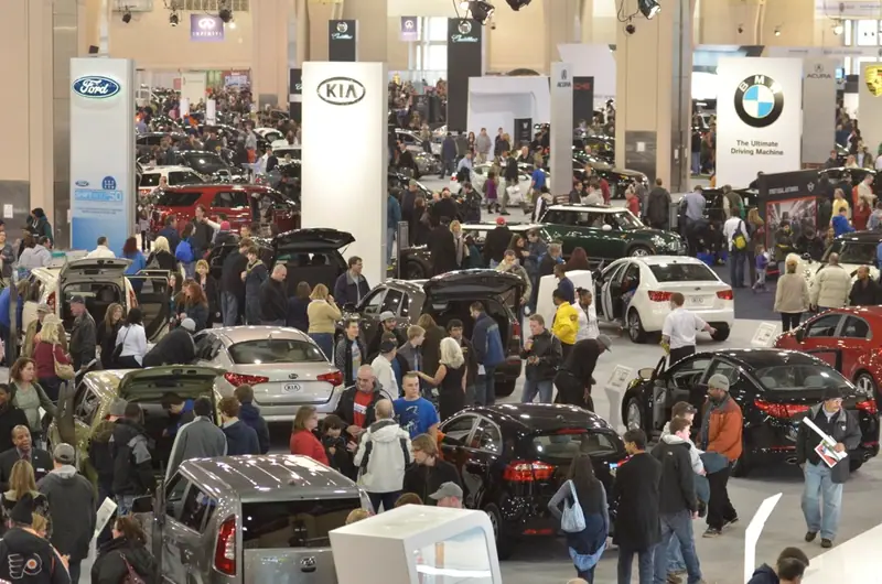 2013-Philadelphia-Auto-Show-Crowd-Shot-1